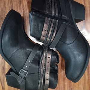 NEW Jellypop Black booties 9M Bronze embellishments